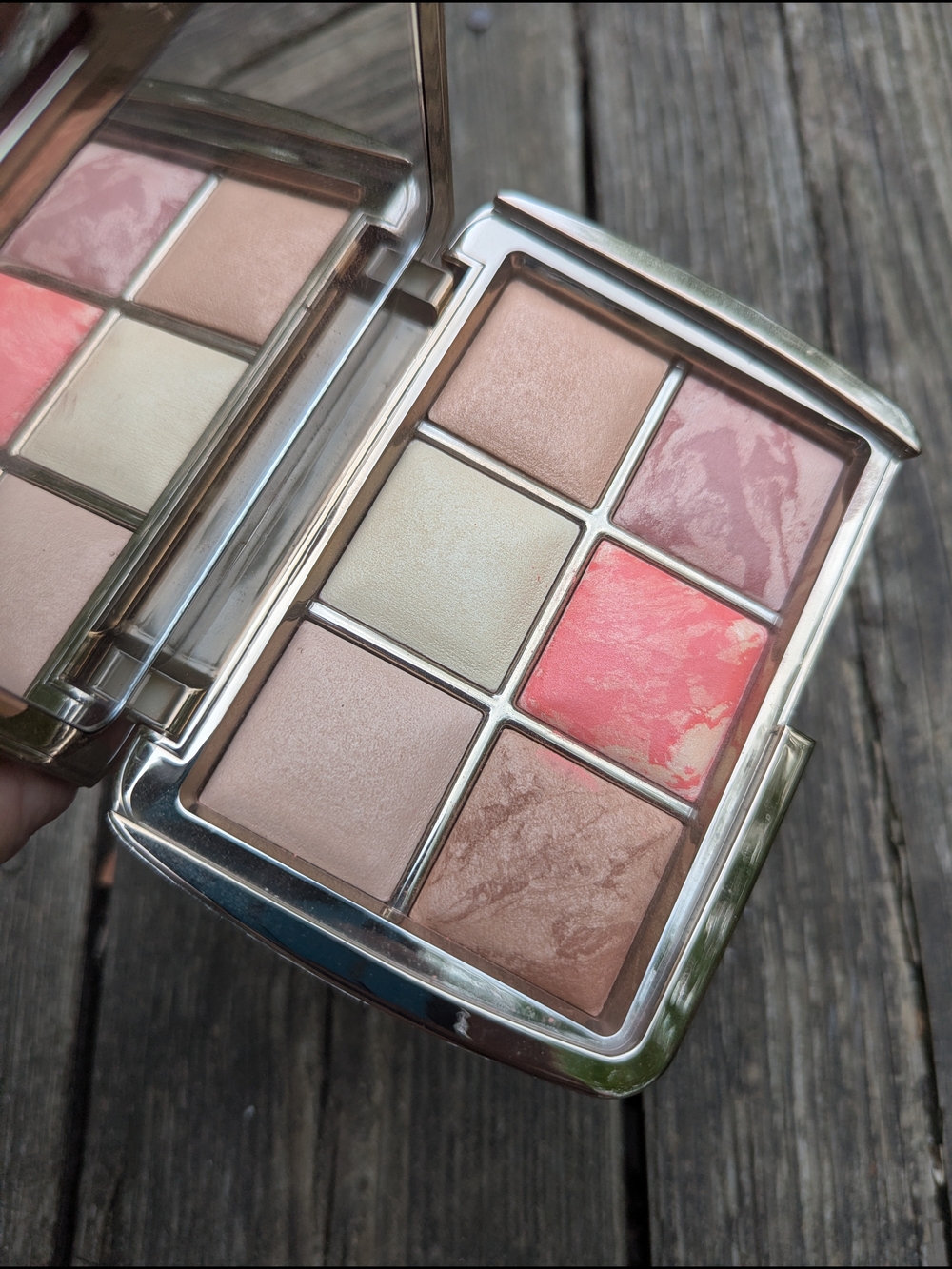 Hourglass Sculpture Palette - Picture 4 of 14